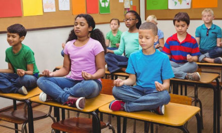Meditação ajuda os alunos na concentração